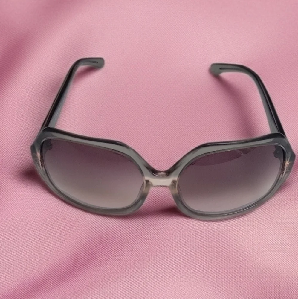 Tory Burch Gray Sunglasses No Callouts - Picture 1 of 12